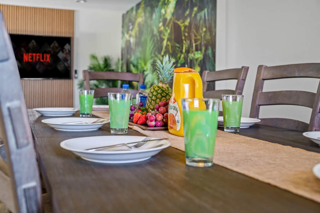 Family Dining 