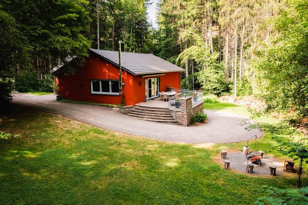 Blick vom Baumhaus auf das Haus