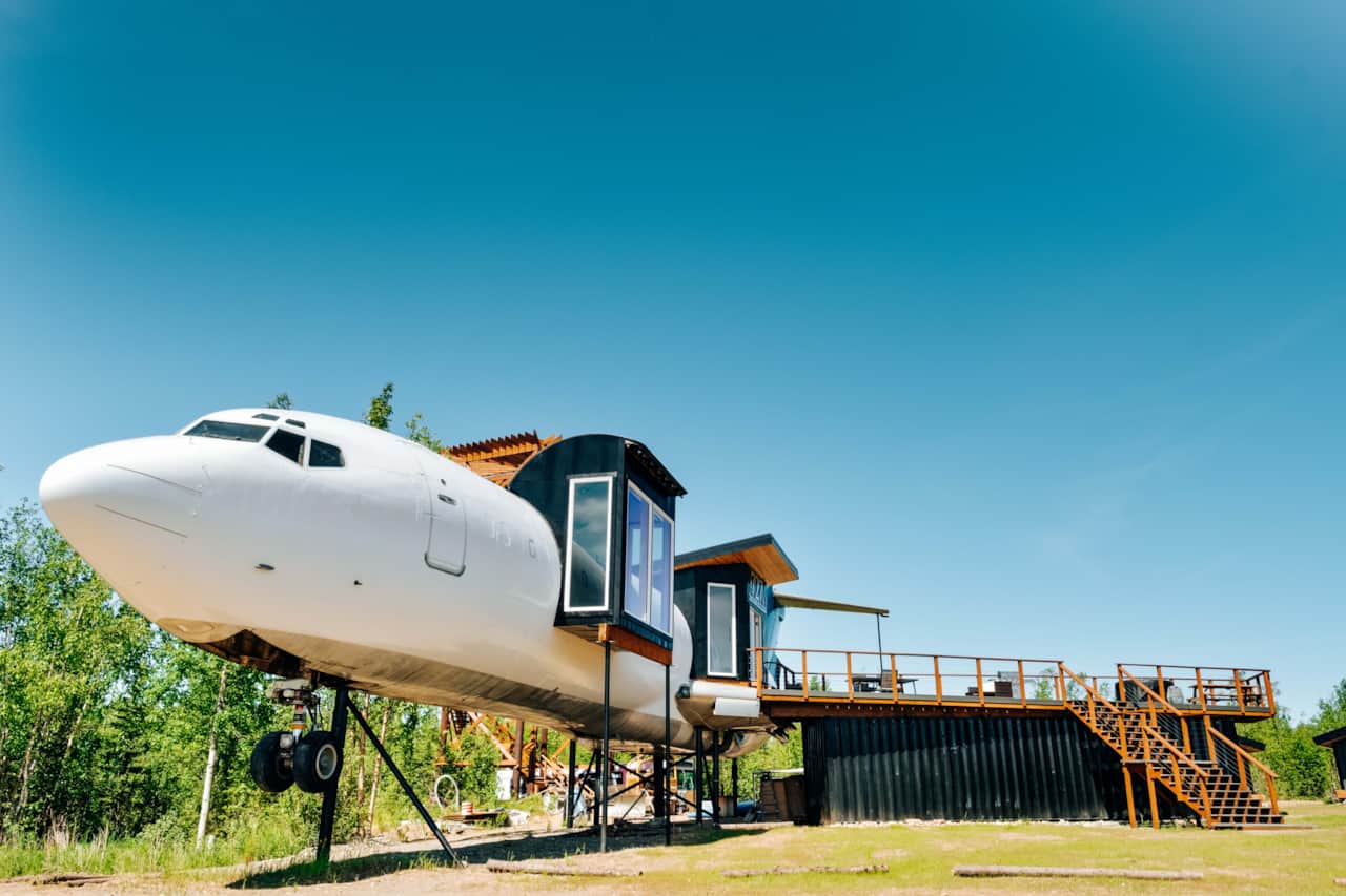 727 (8)