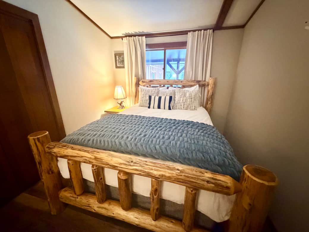 Queen Bedroom Queen Bedroom