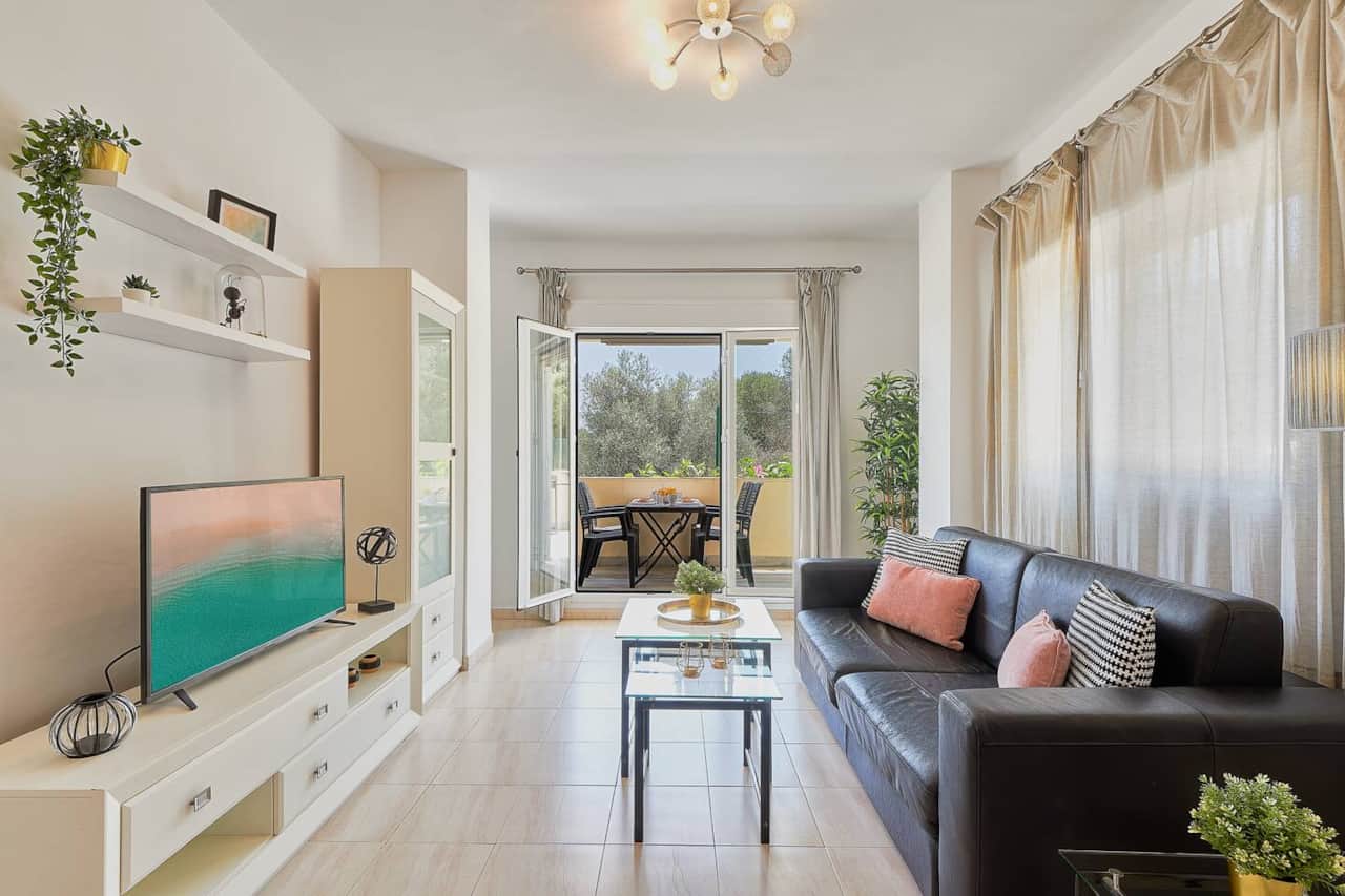 From the living room, direct access to a patio.