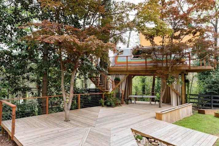 Entertainment Deck Area