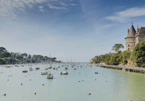 Vue sur le chatêau et la Ria 