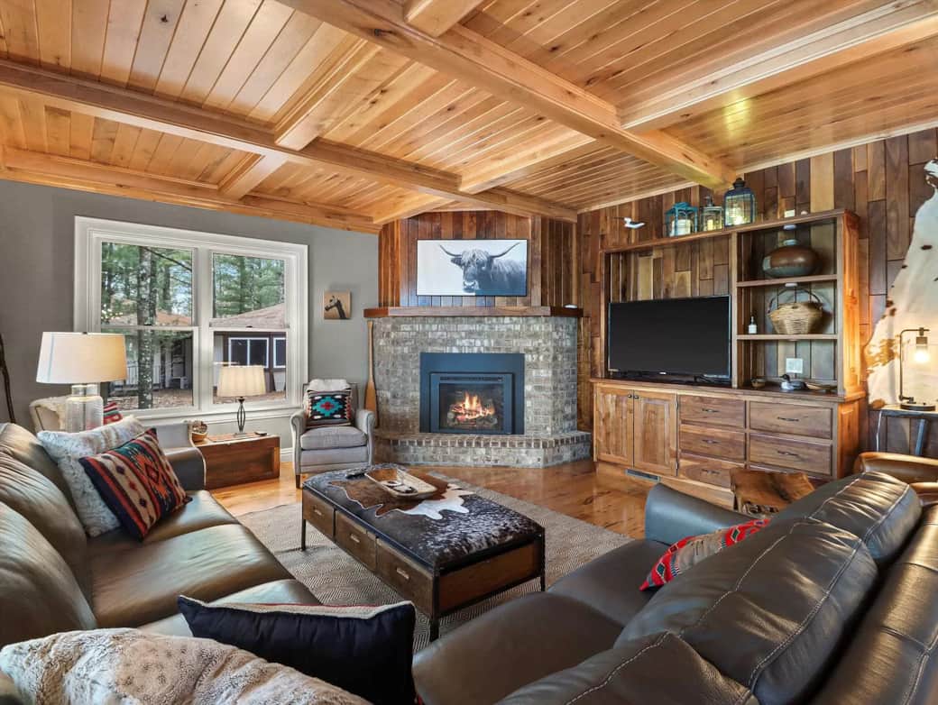 Main Floor: Livingroom Main Floor: Livingroom