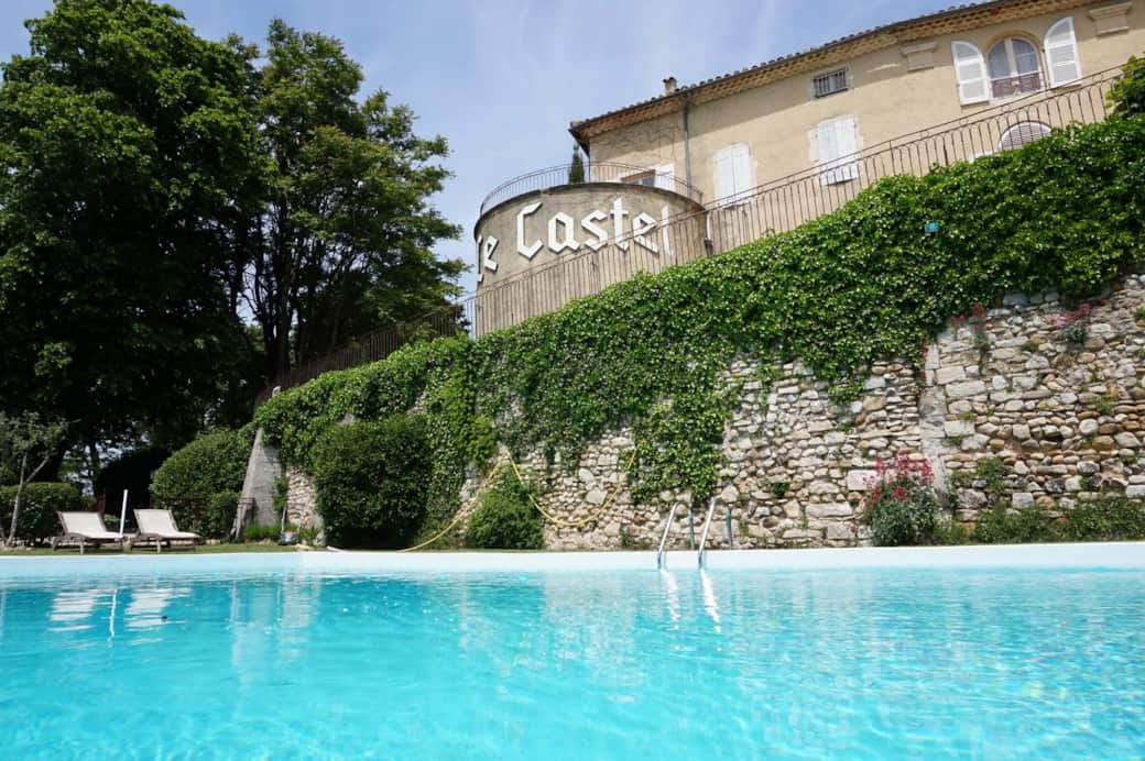 Piscine et Castel