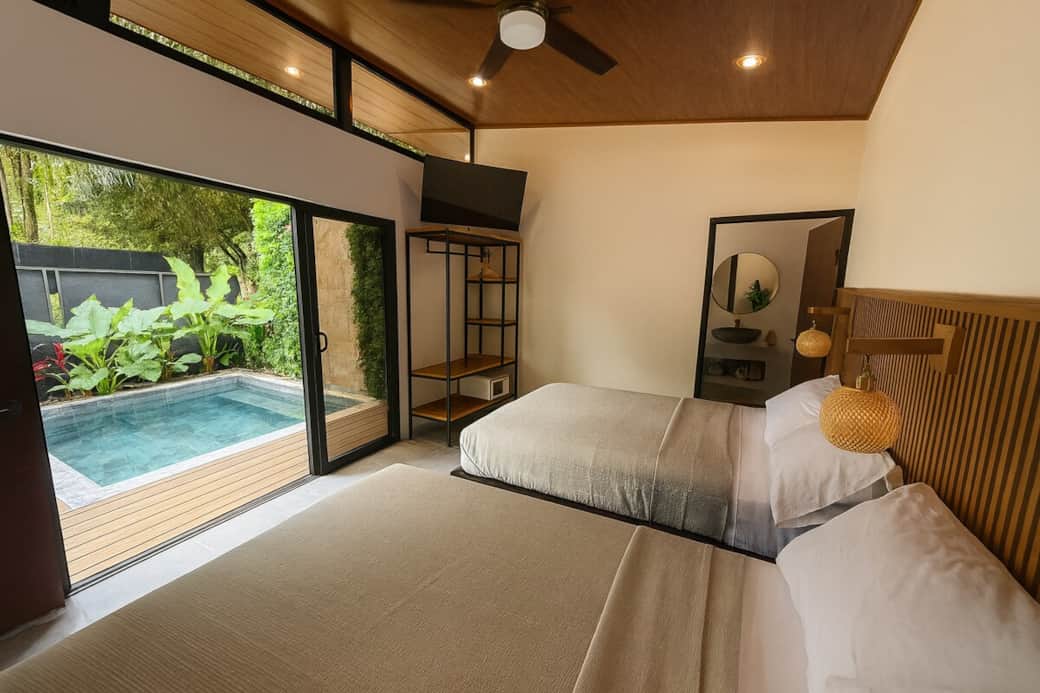 Bedroom with 2 Queen beds