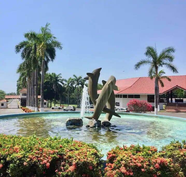 Los Delfines Golf and Country Club  entrance