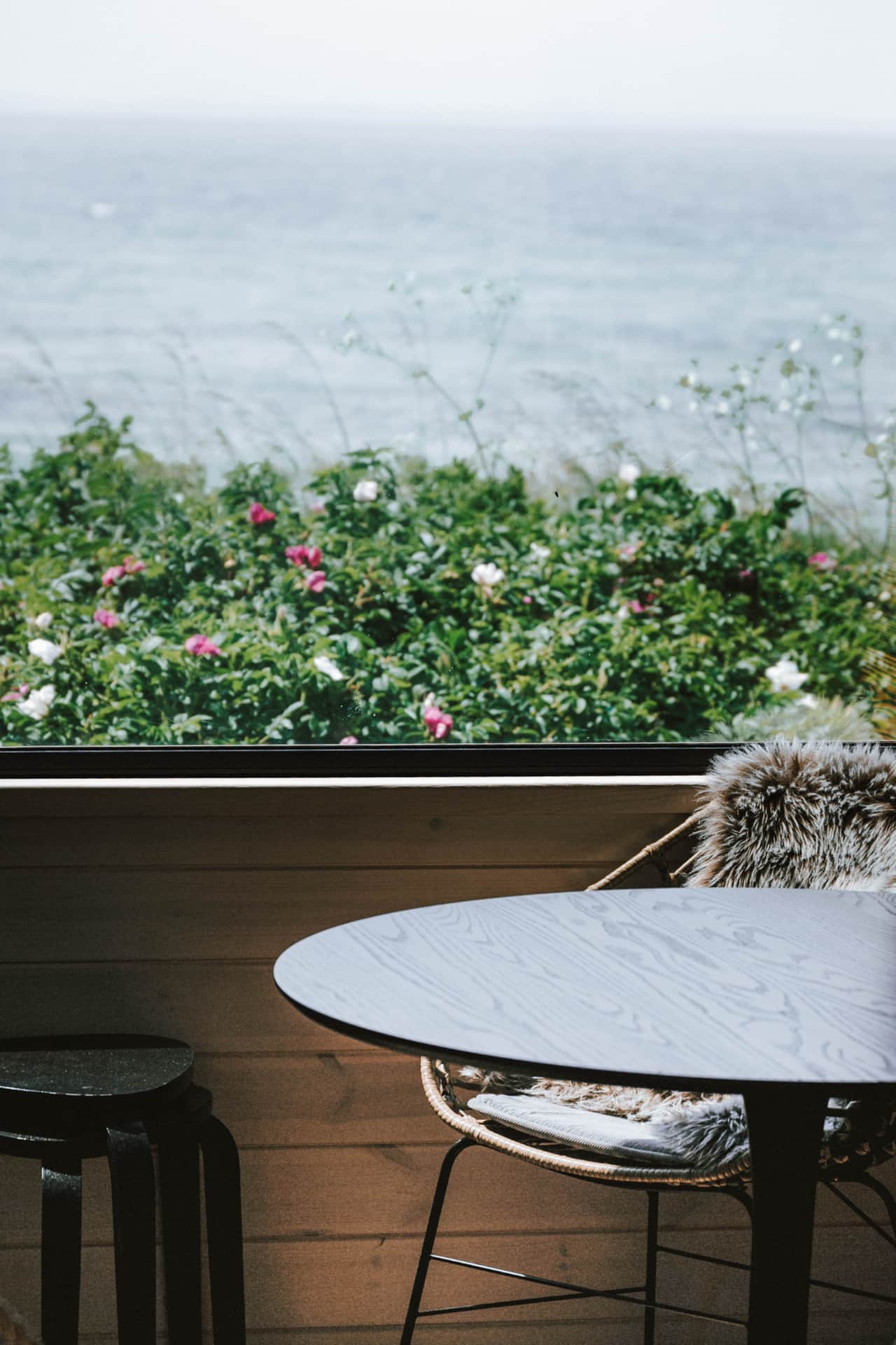 Tiny Seaside Dining area detail