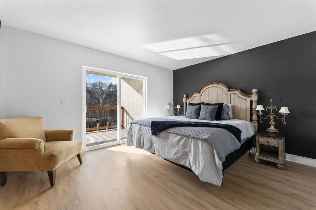 Newly Remodeled, amazing king bed!