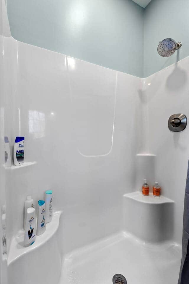 Shower - Walk-in Shower - Walk-in
