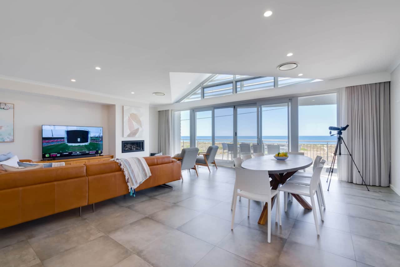GEOGRAPHE SAILS - LIVING DINING
