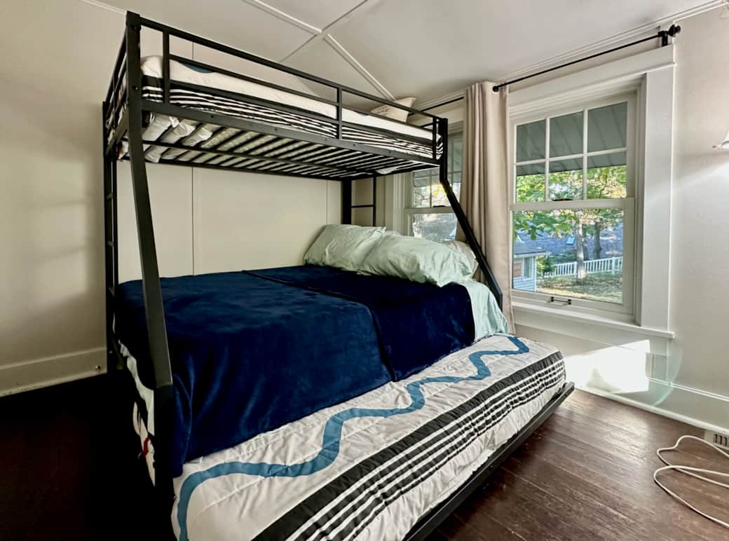 Kid's Bedroom