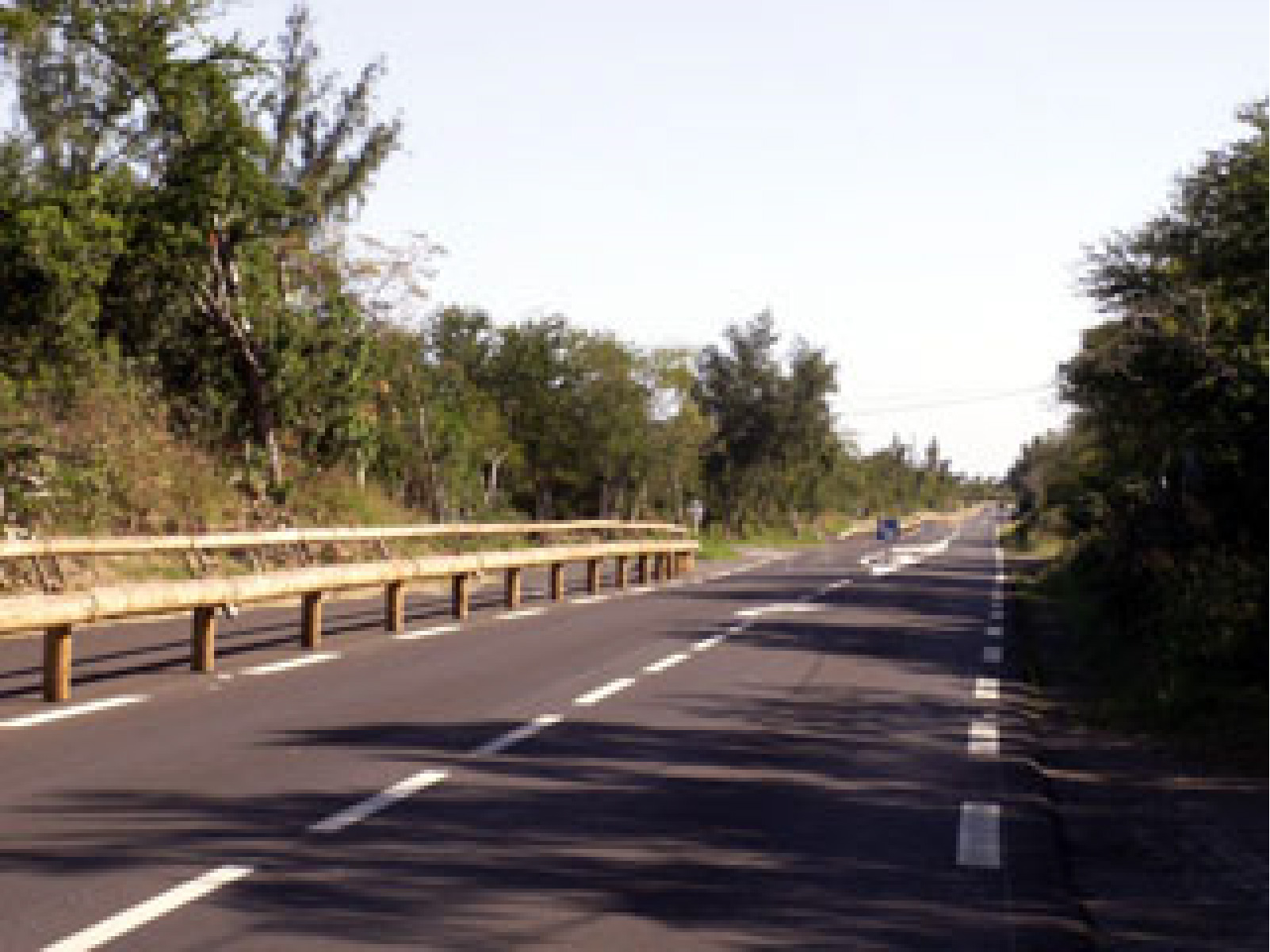 La piste cyclable de l'Etang Salé les Bains à proximité de Les Villas Emmanuel La Réunion