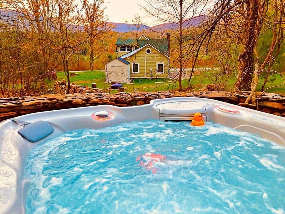 an amazing outdoor spa near the willow house 