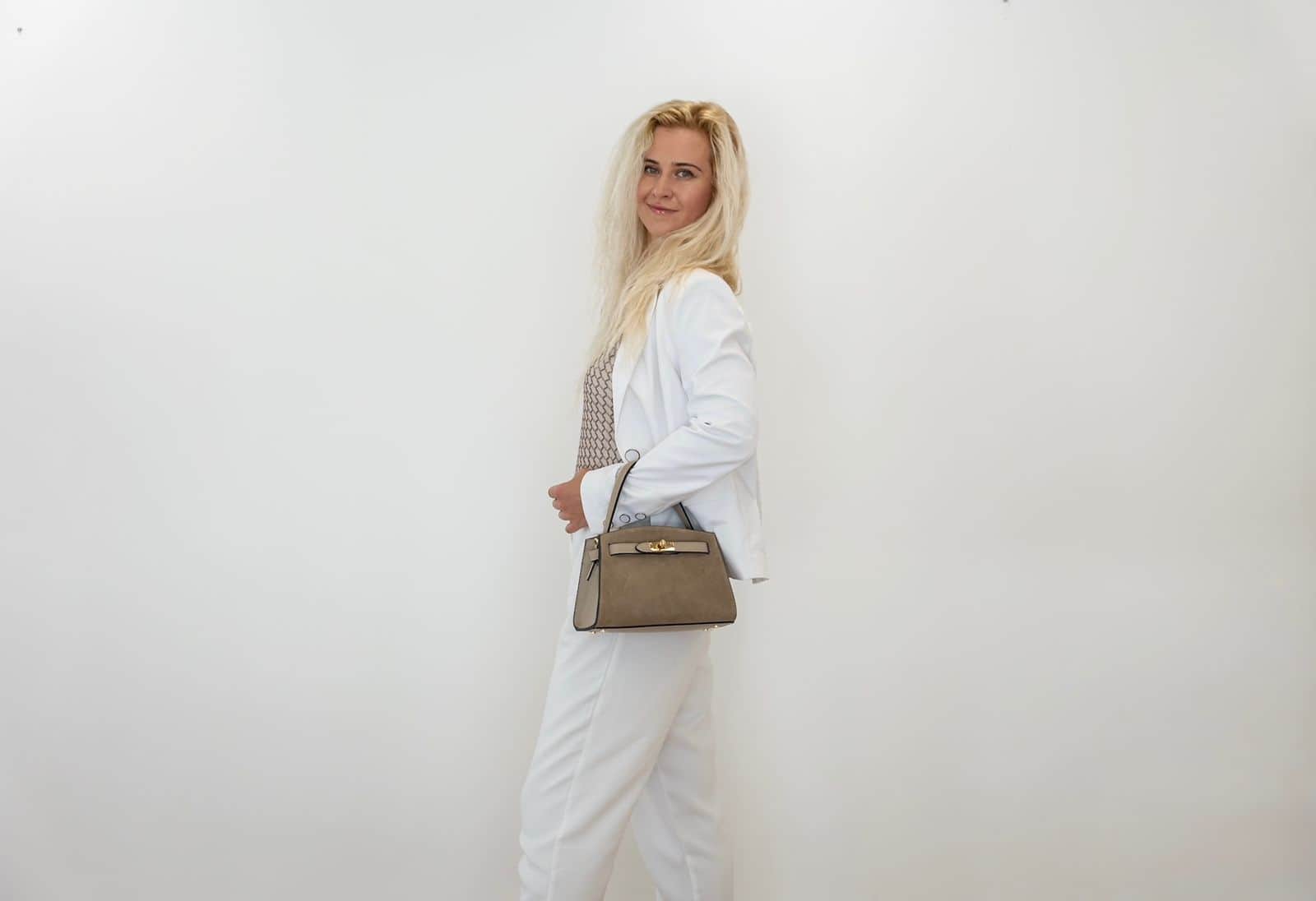 Anastasia Duke creative brain behind AZULIS (3).jpeg