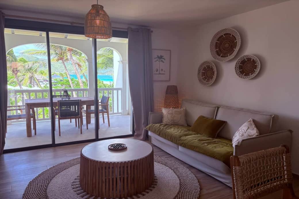 Living room and terrace Allamanda 104