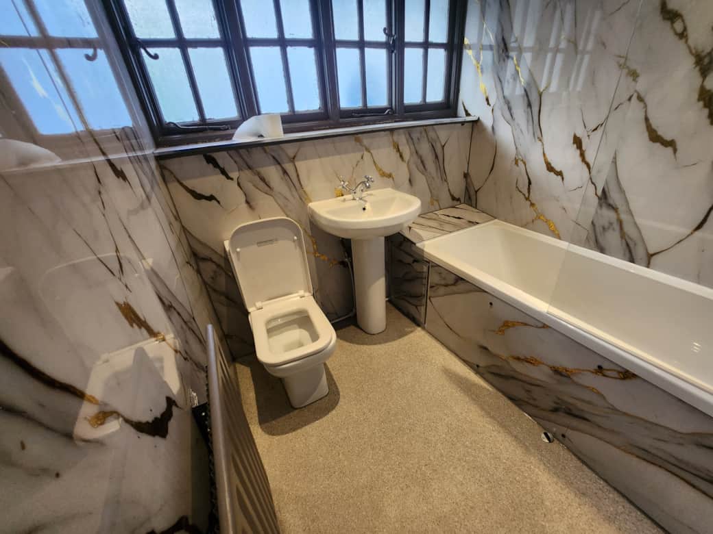 Charming Tudor White House Cottage Room Apartment Bathroom Old Trafford Manchester Charming Tudor White House Cottage Room Apartment Bathroom Old Trafford Manchester