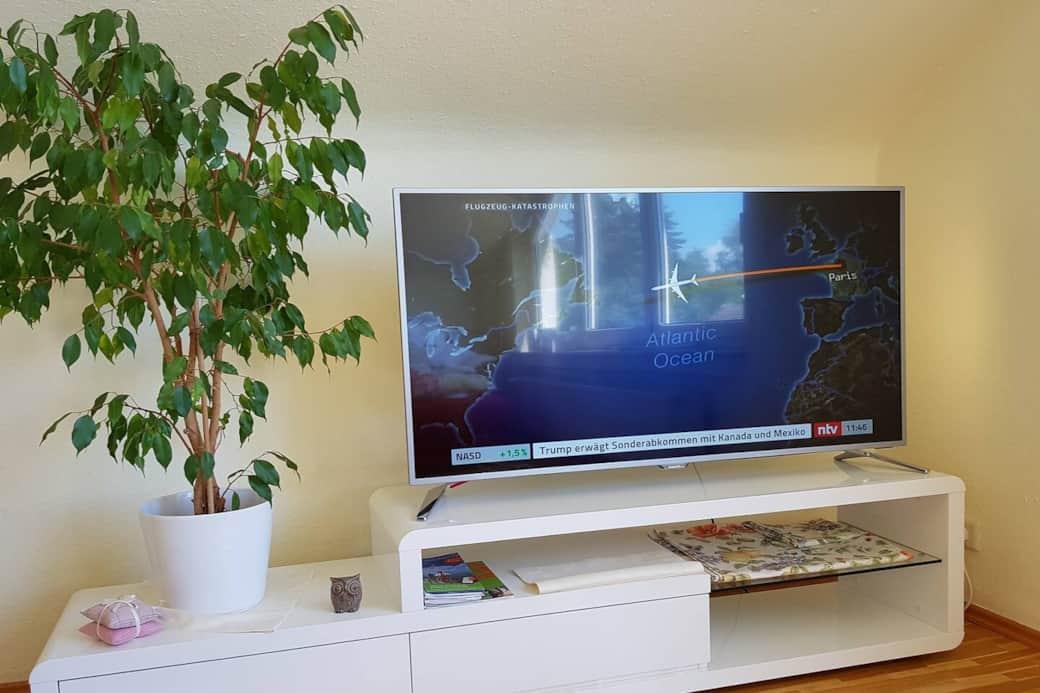 Flachbild-TV für Information, Unterhaltung und entspannte Momente. Ferienwohnung Friedrichshafen