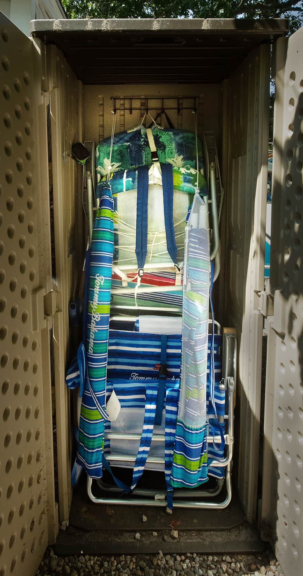Tommy Bahama chairs and beach towels 