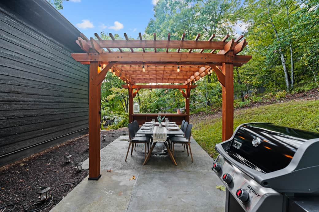 Grill and chill with an outdoor dining experience! Grill and chill with an outdoor dining experience!