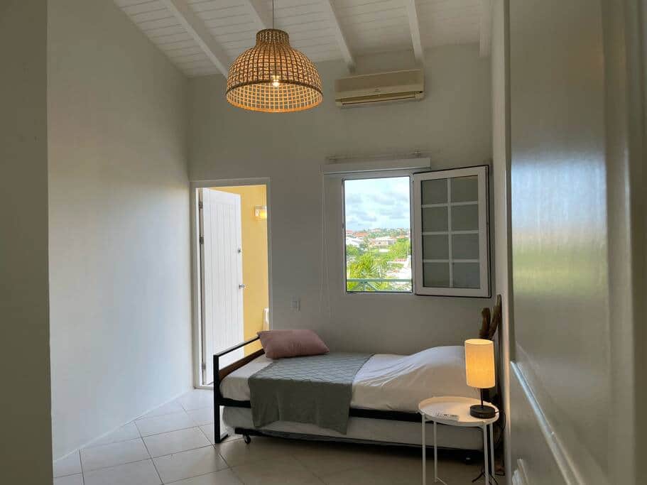3rd bedroom and entrance to the balcony (top floor) 3rd bedroom and entrance to the balcony (top floor)