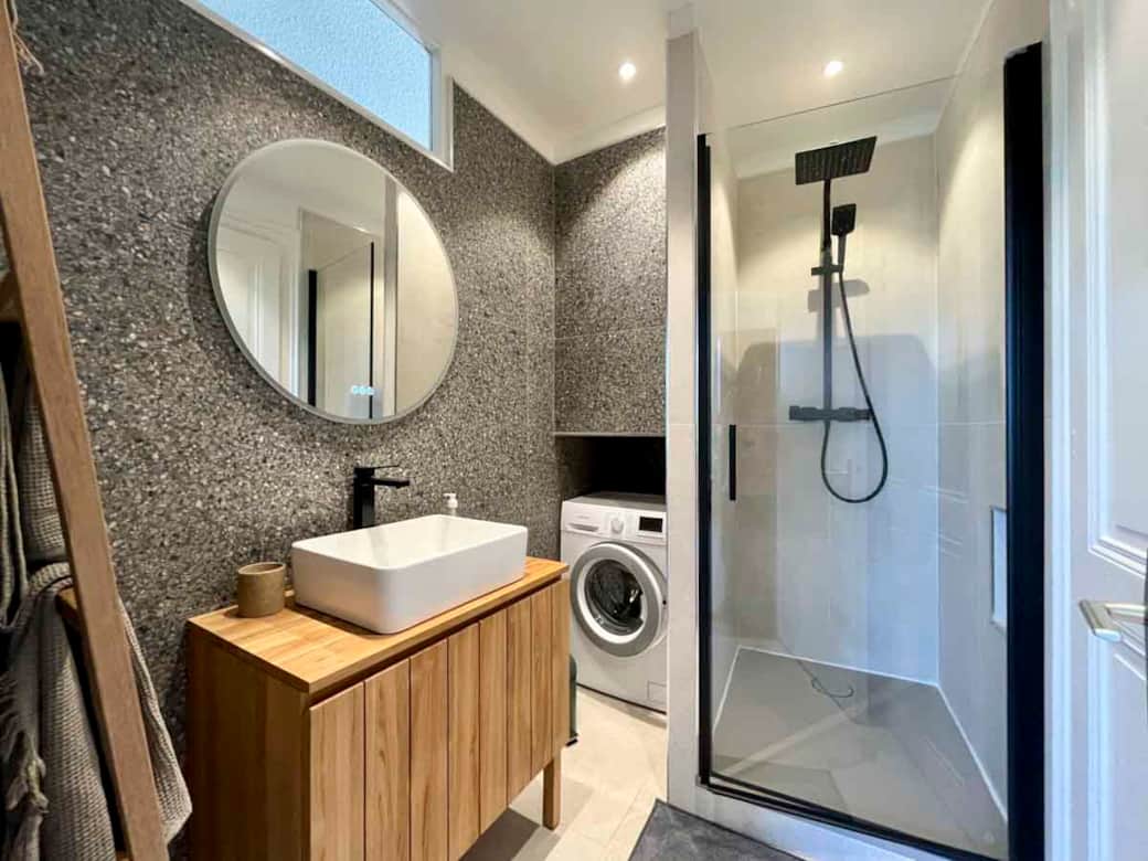 Salle de bains avec WC indépendant Salle de bains avec WC indépendant