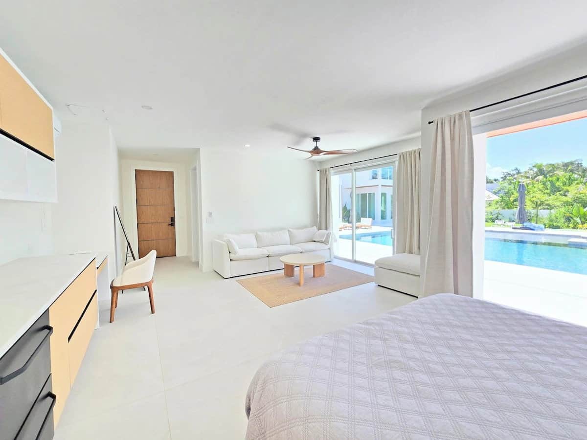 Pool Cabana Suite