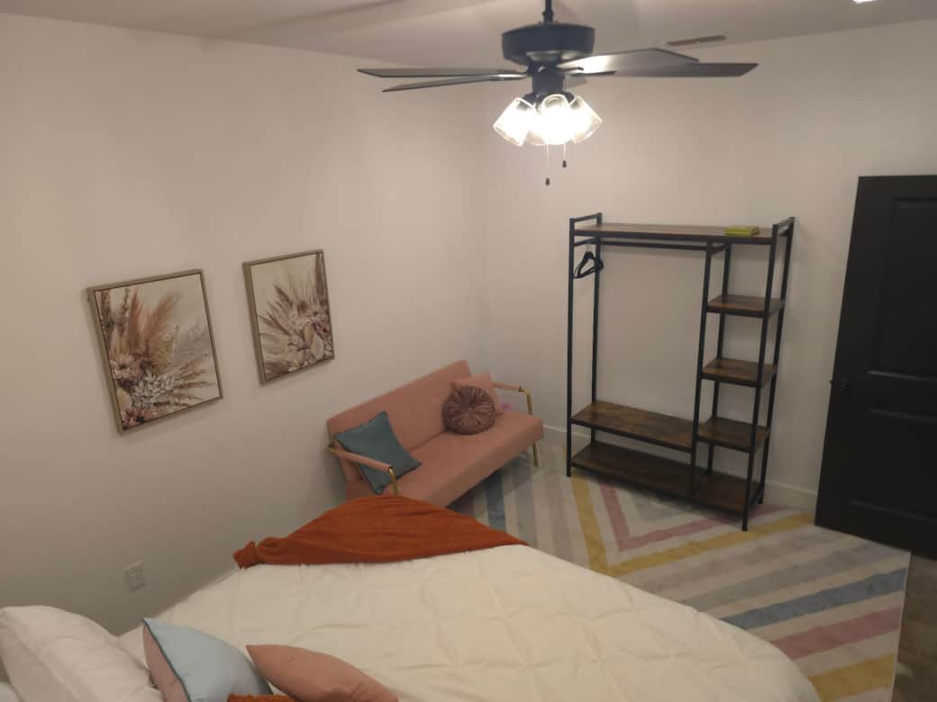 Bedroom 1 shelfs