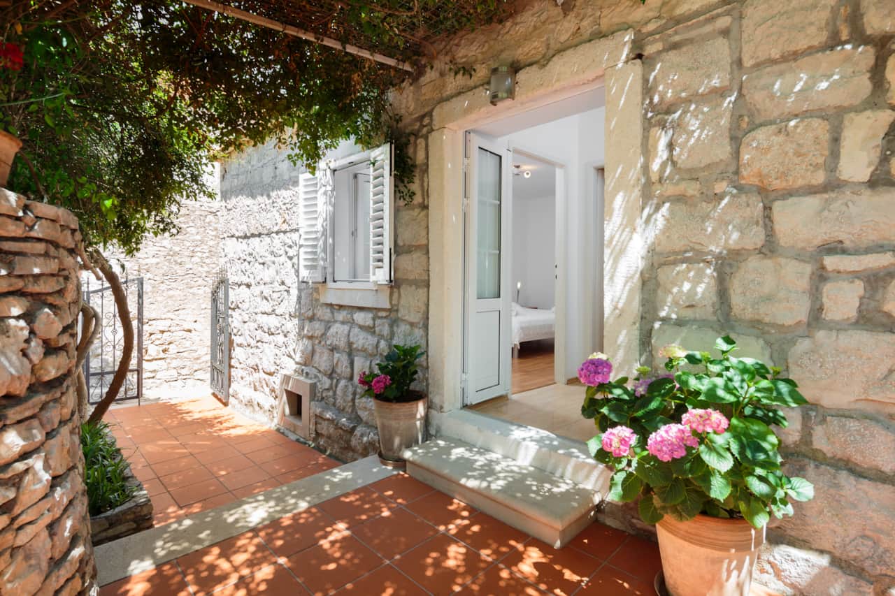 Nona Guesthouse - Charme Holidays