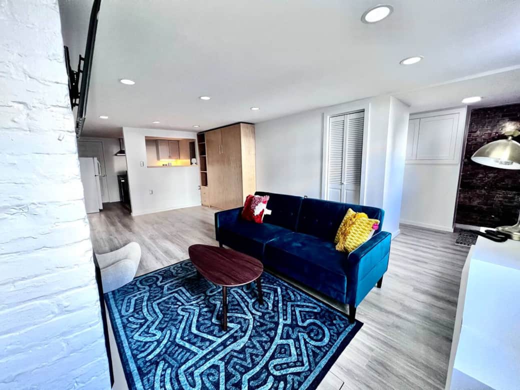 Sitting area
