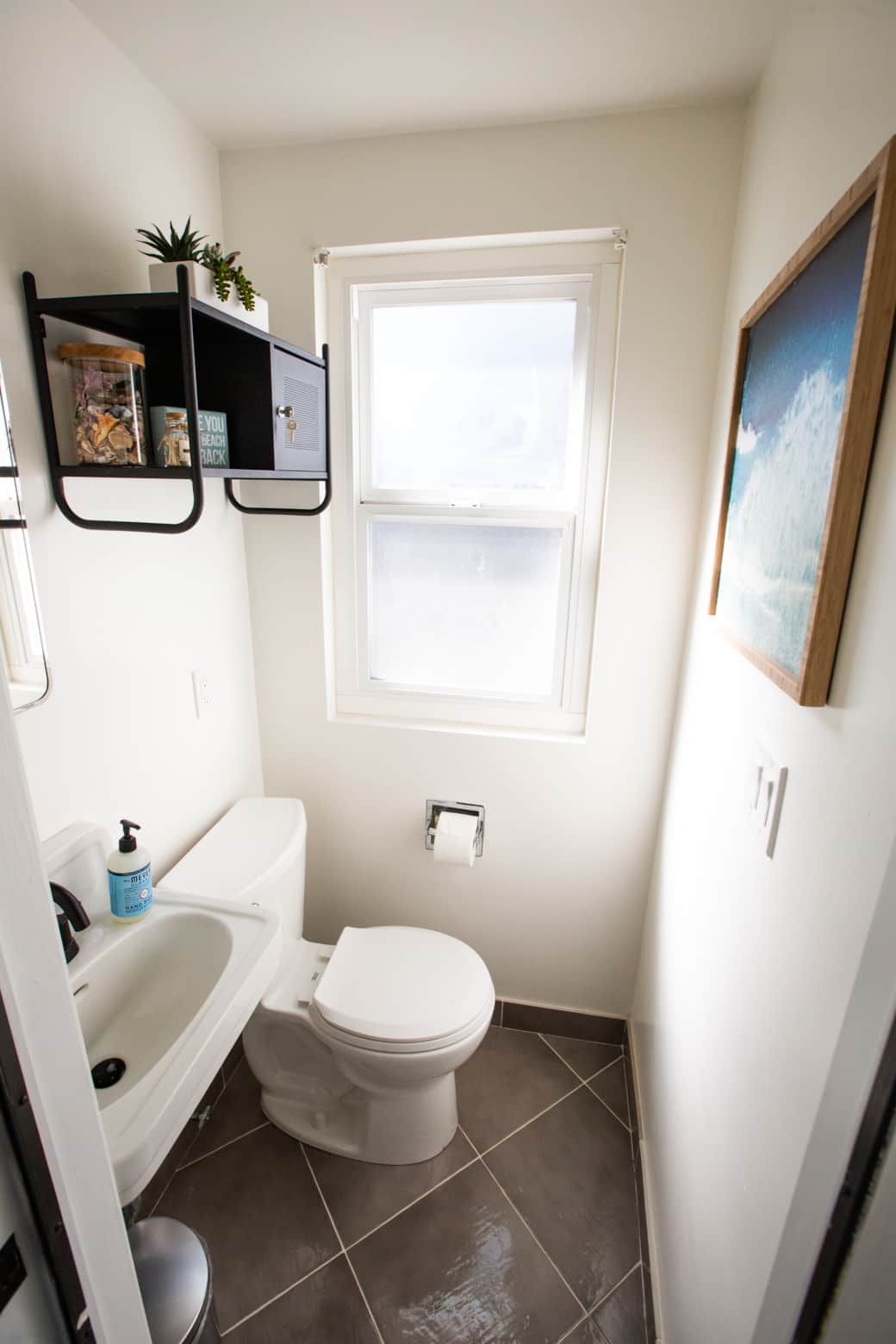 Powder Room (1/2 bath)