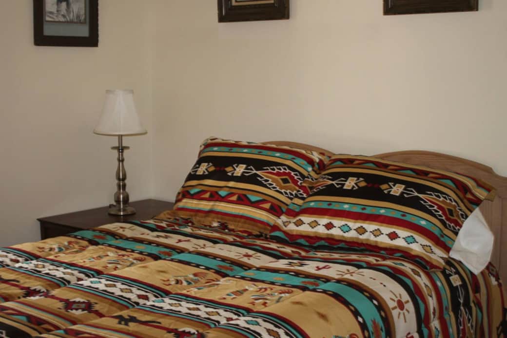 Queen in Apache Cottage Queen in Apache Cottage