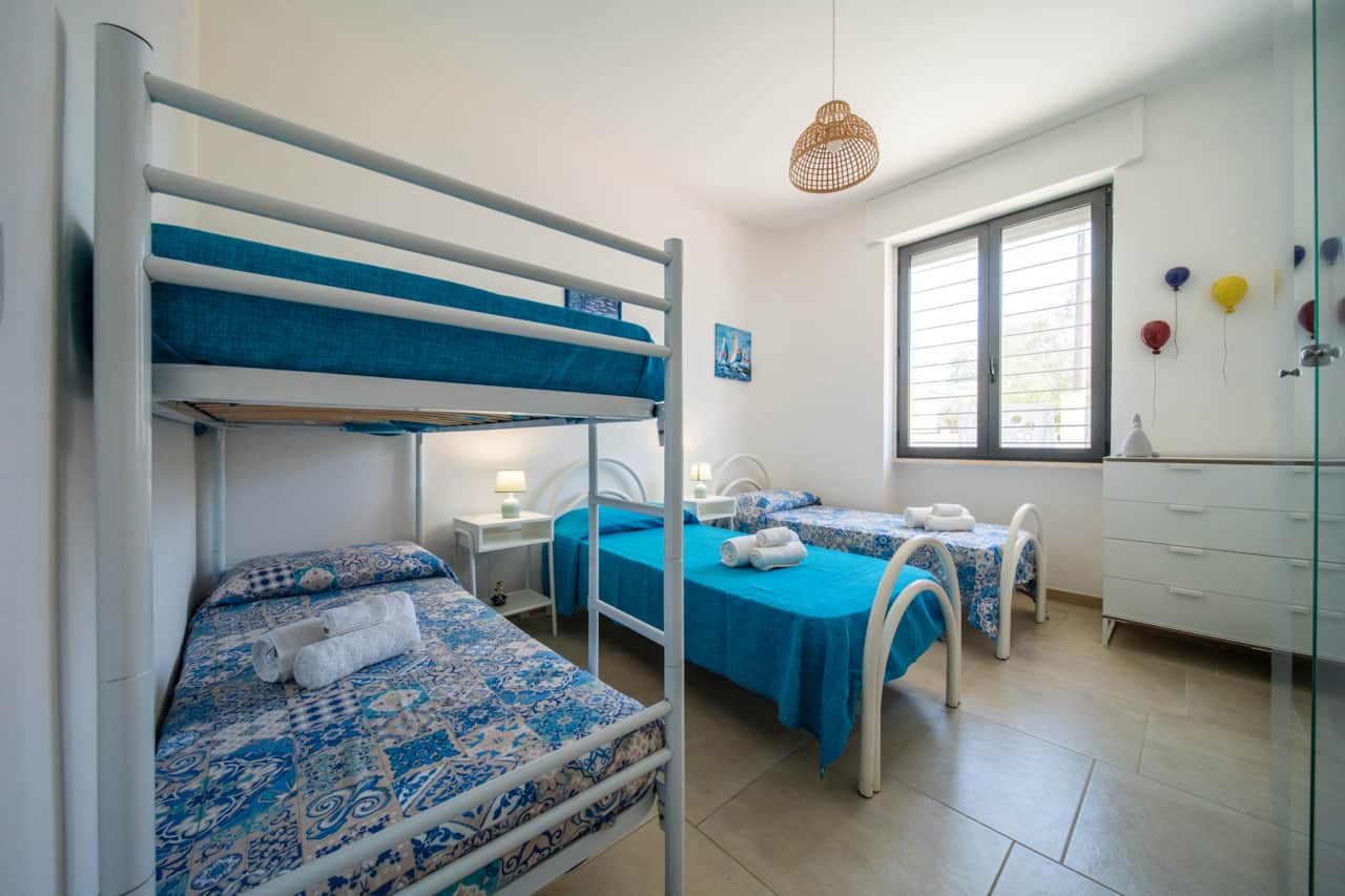 Camera con singoli castello blu mare vacanza puglia casa campomarino relax sole