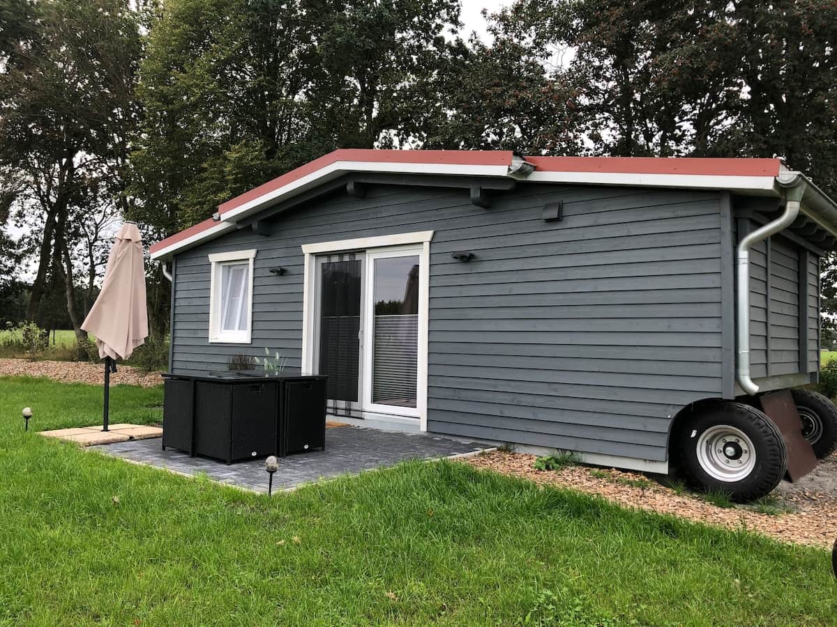 Das HeiDeluxe Tiny House mit gemütlicher Terrasse