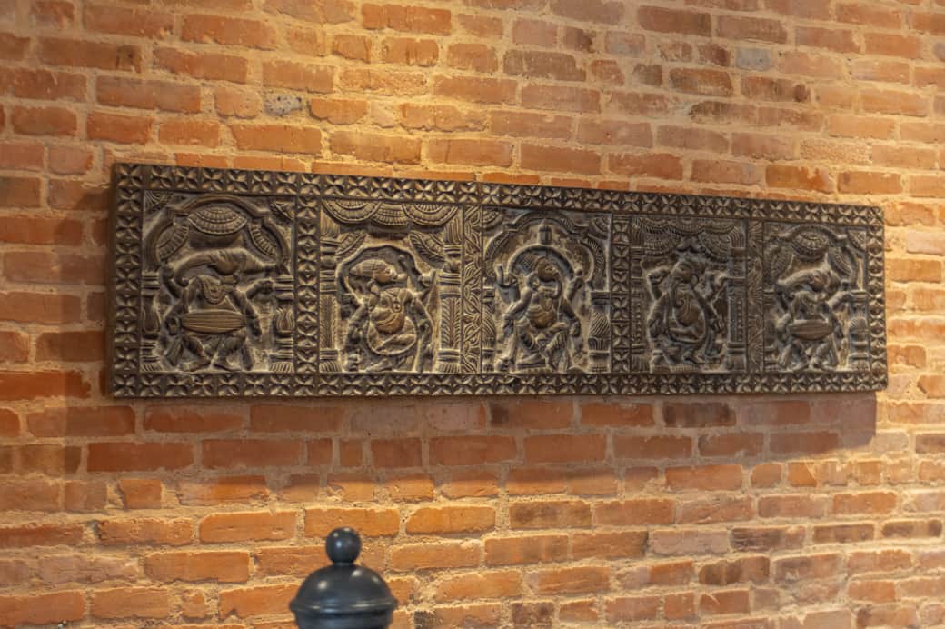 Main Lounge Feature