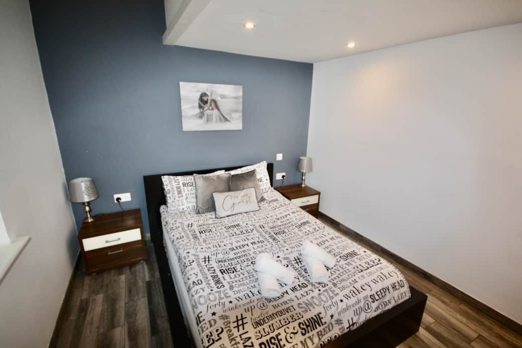 Main bedroom to relax and enjoy your stay Main bedroom to relax and enjoy your stay