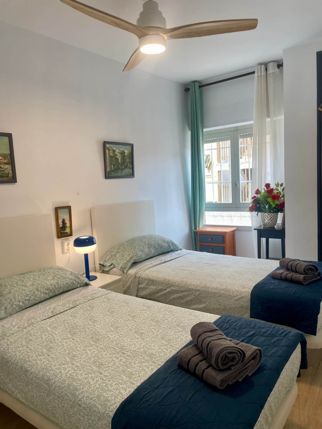 1 bedroom single beds 2