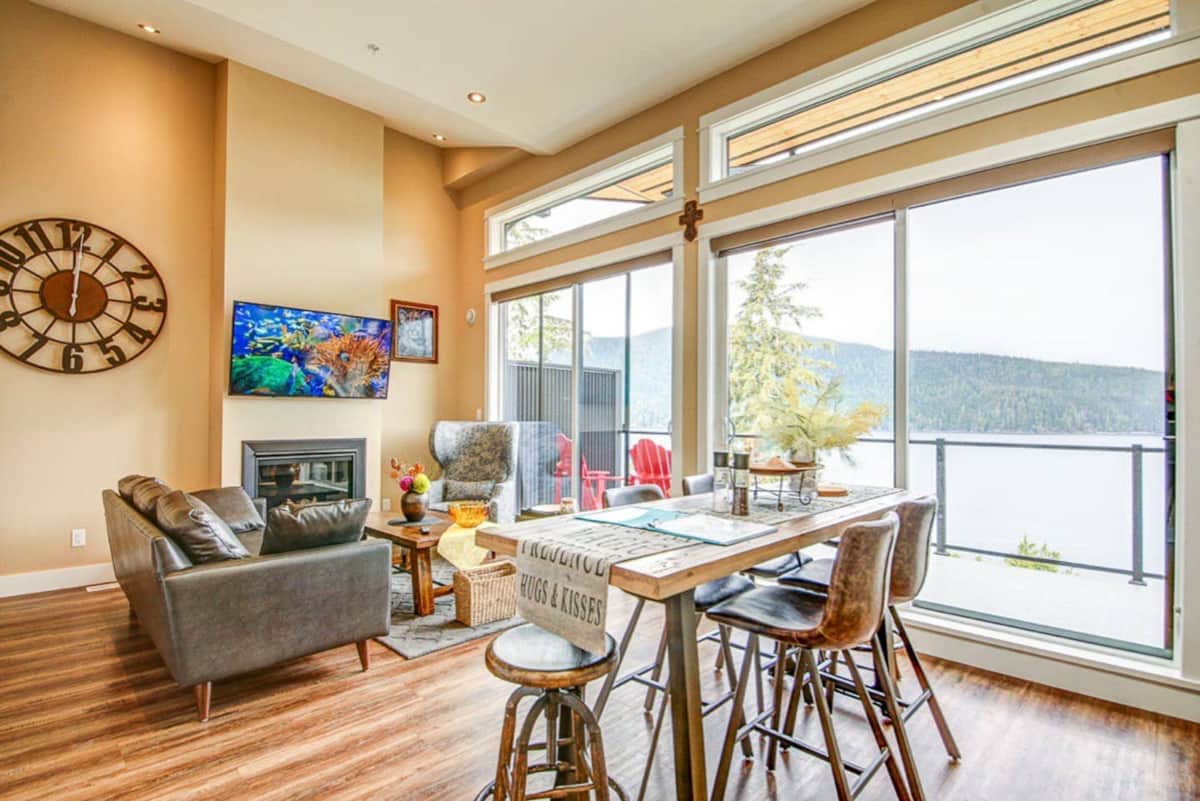 218 Cedar Peaks Cottage Waterfront cottage Vacation Home in Port Renfrew