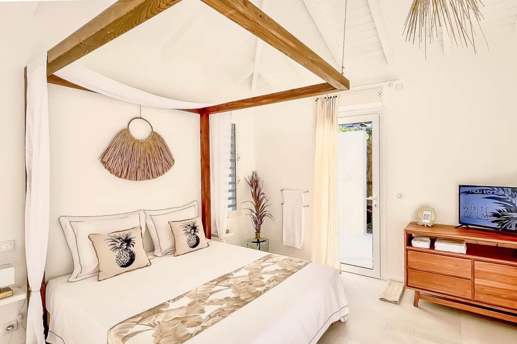 The White Palm - Tropical Bungalow-013