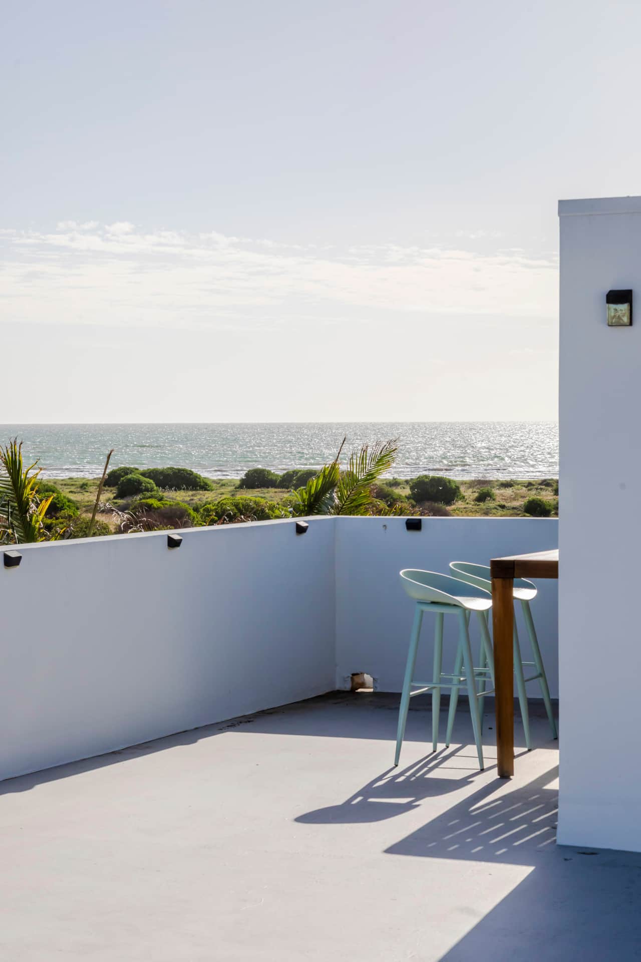 Large balcony + rooftop terrace (360° views)