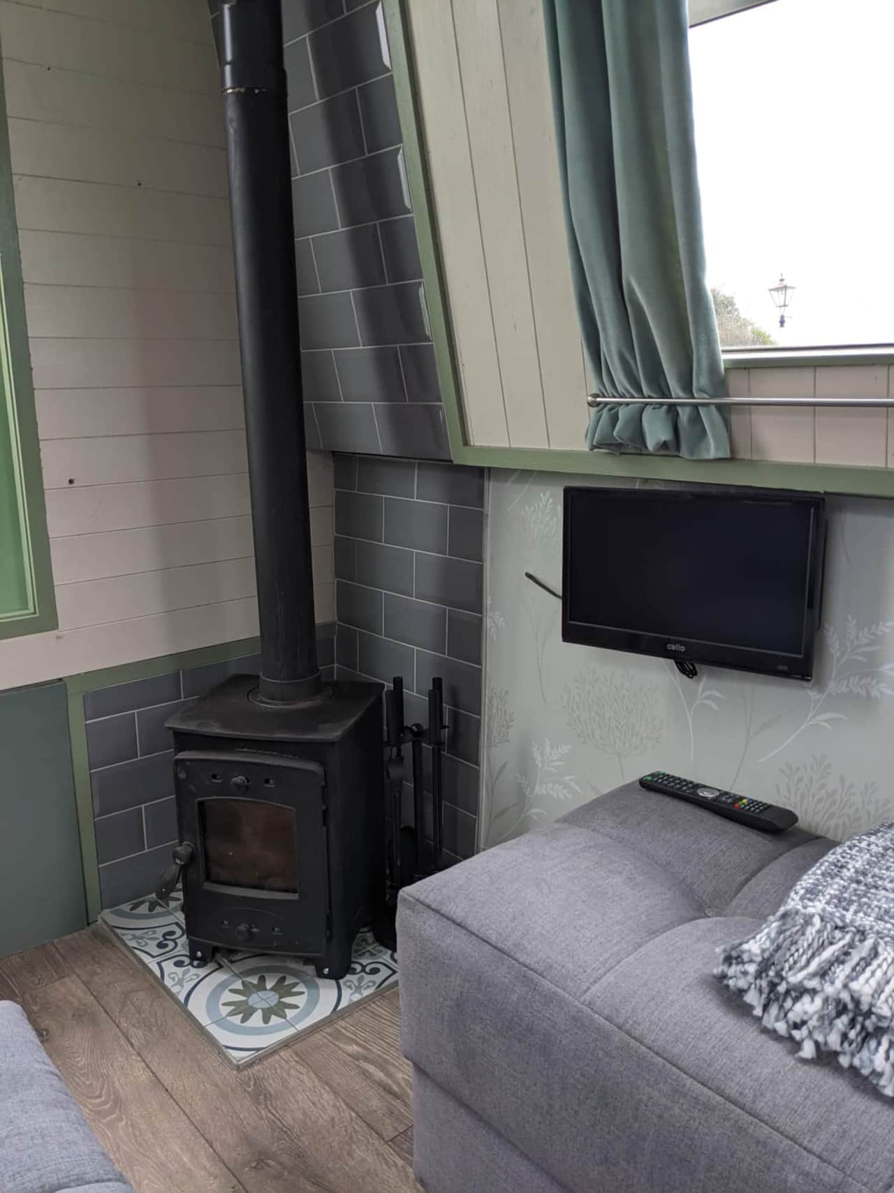 Mini Escape Log Burner and TV in lounge