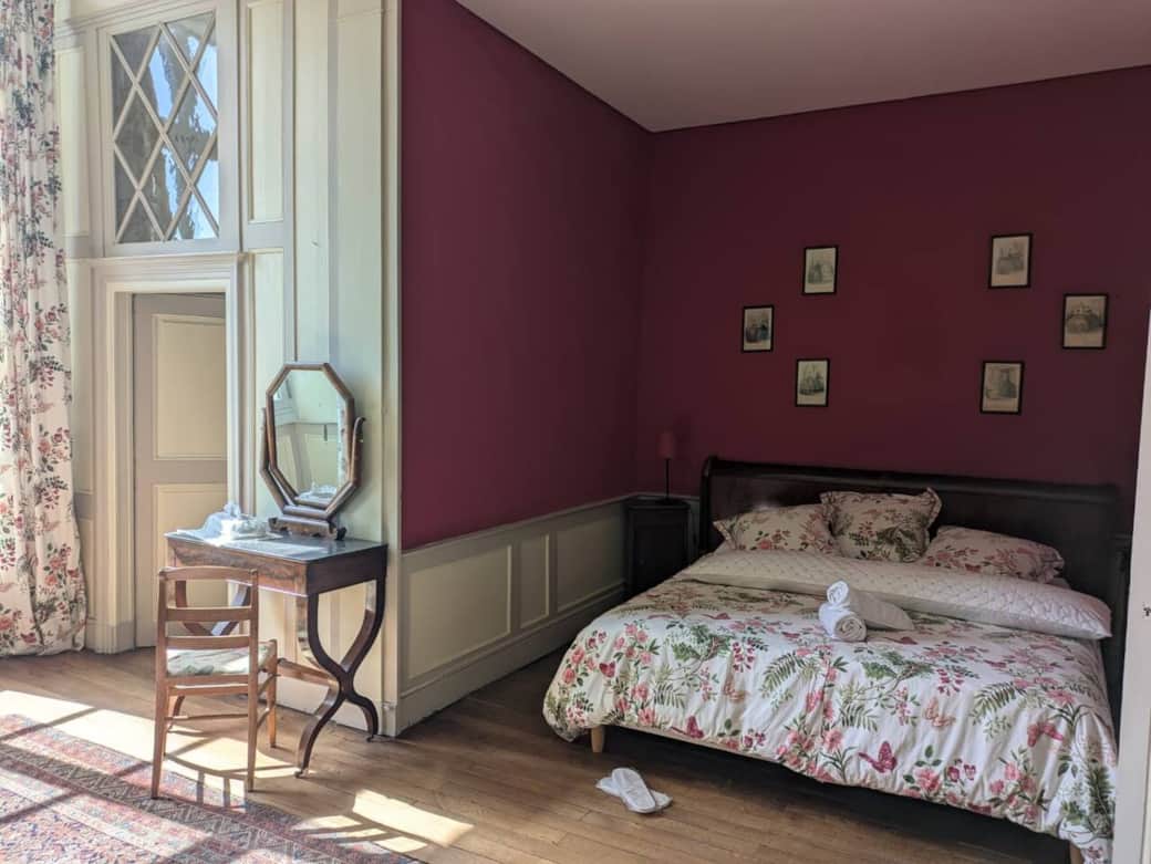 Bedroom with large queen size bed 