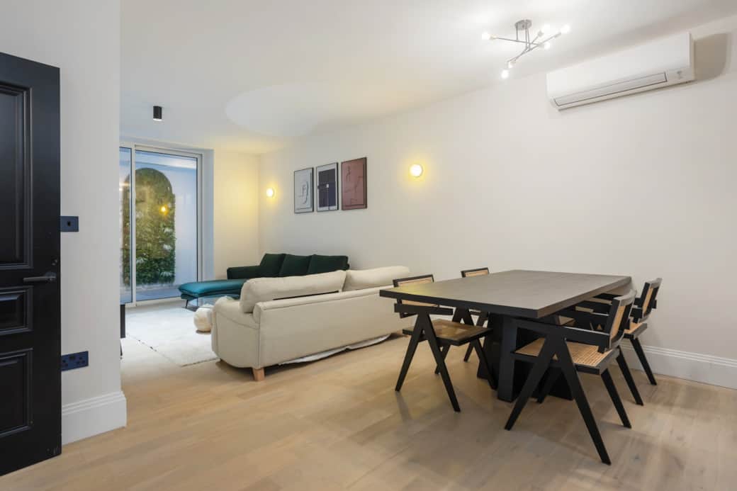 Flat A, 36 Great Russell Street WC1B-4 Flat A, 36 Great Russell Street WC1B-4