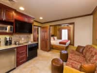 Luxury/Signature Suite