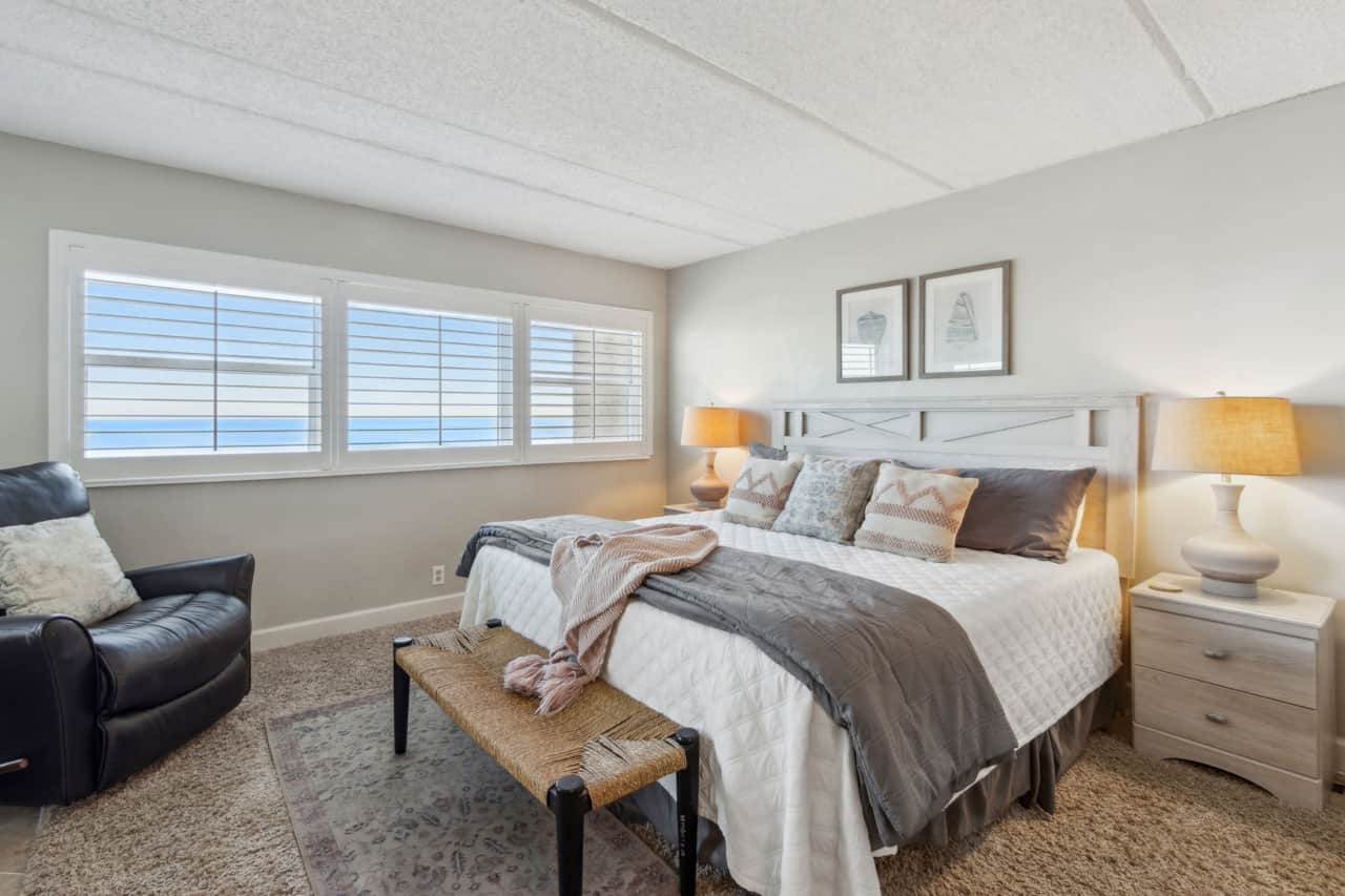 440 Oceanfront Master Bedroom