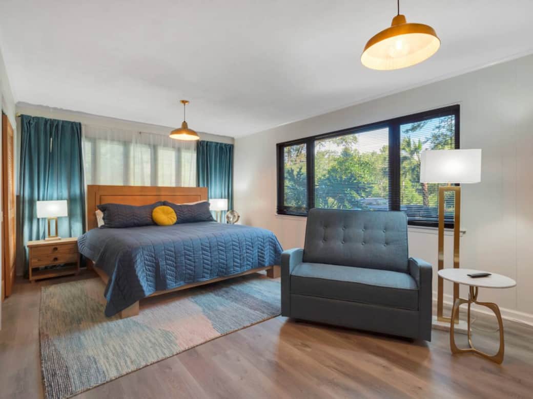 Oversized chair for 2 to get cozy and watch favorite TV programs. Oversized chair for 2 to get cozy and watch favorite TV programs.