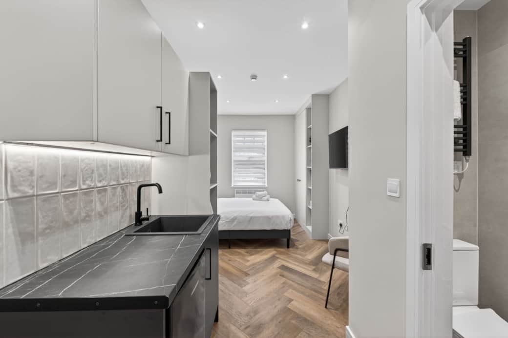 Room 6 - Kitchenette
