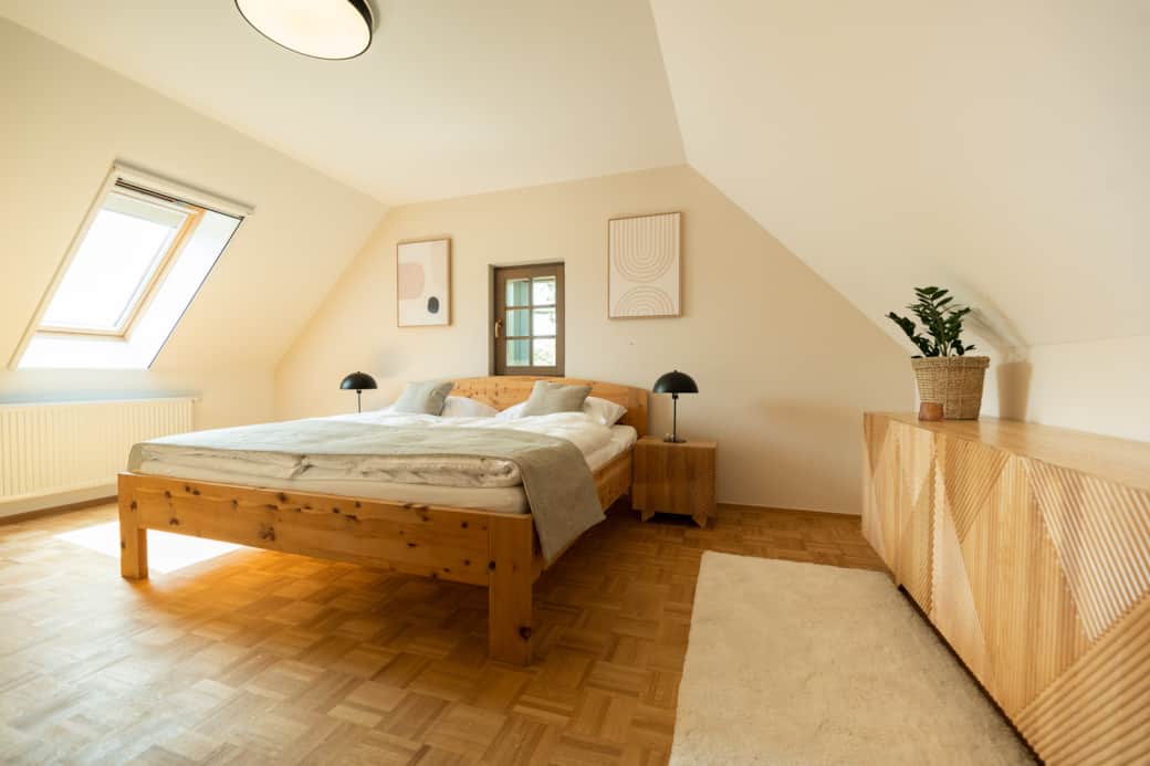 Schlafzimmer 1