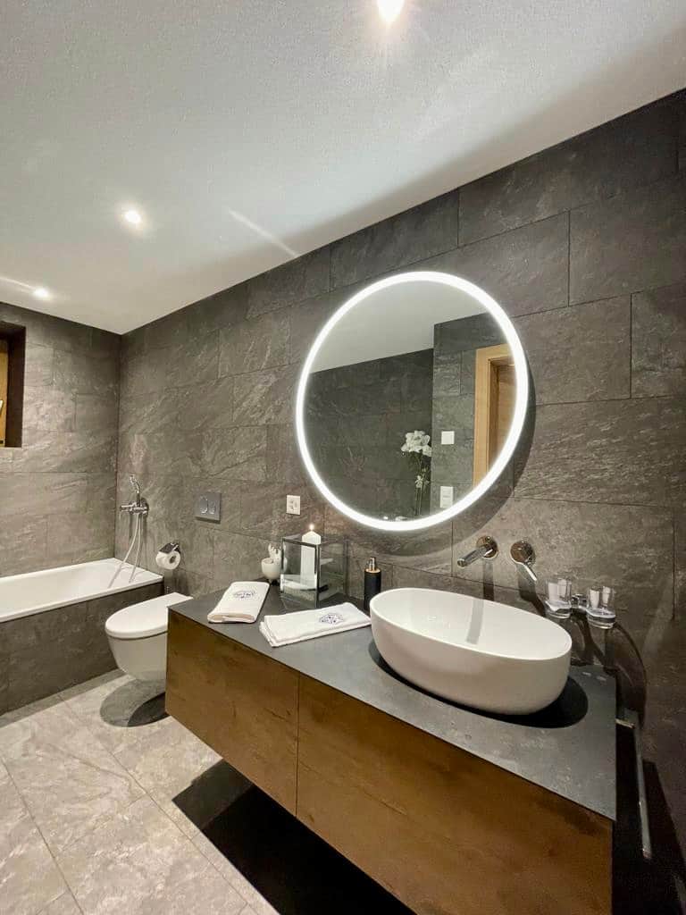 Bathtub