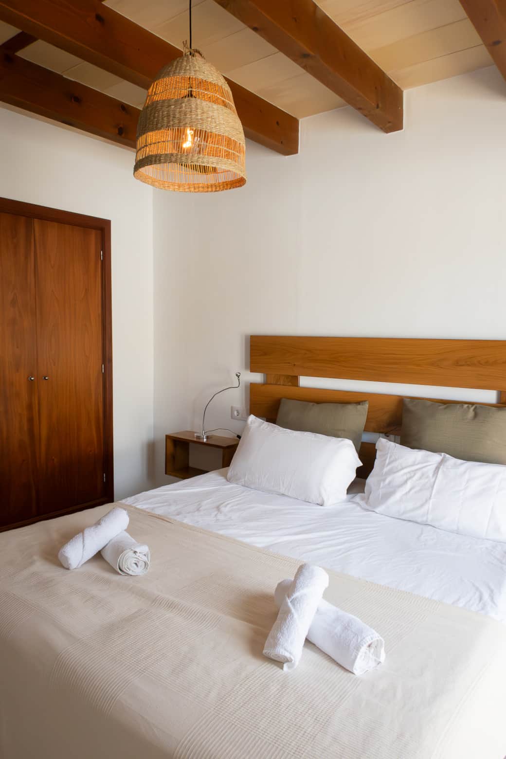 Schlafzimmer 1